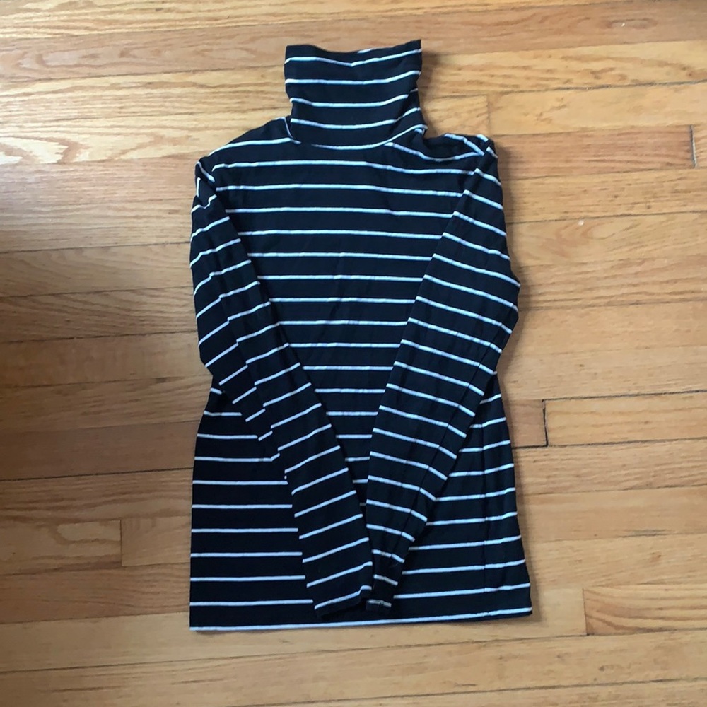 Striped turtle neck